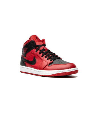 NIKE JORDAN Mid Top Basketball Shoes