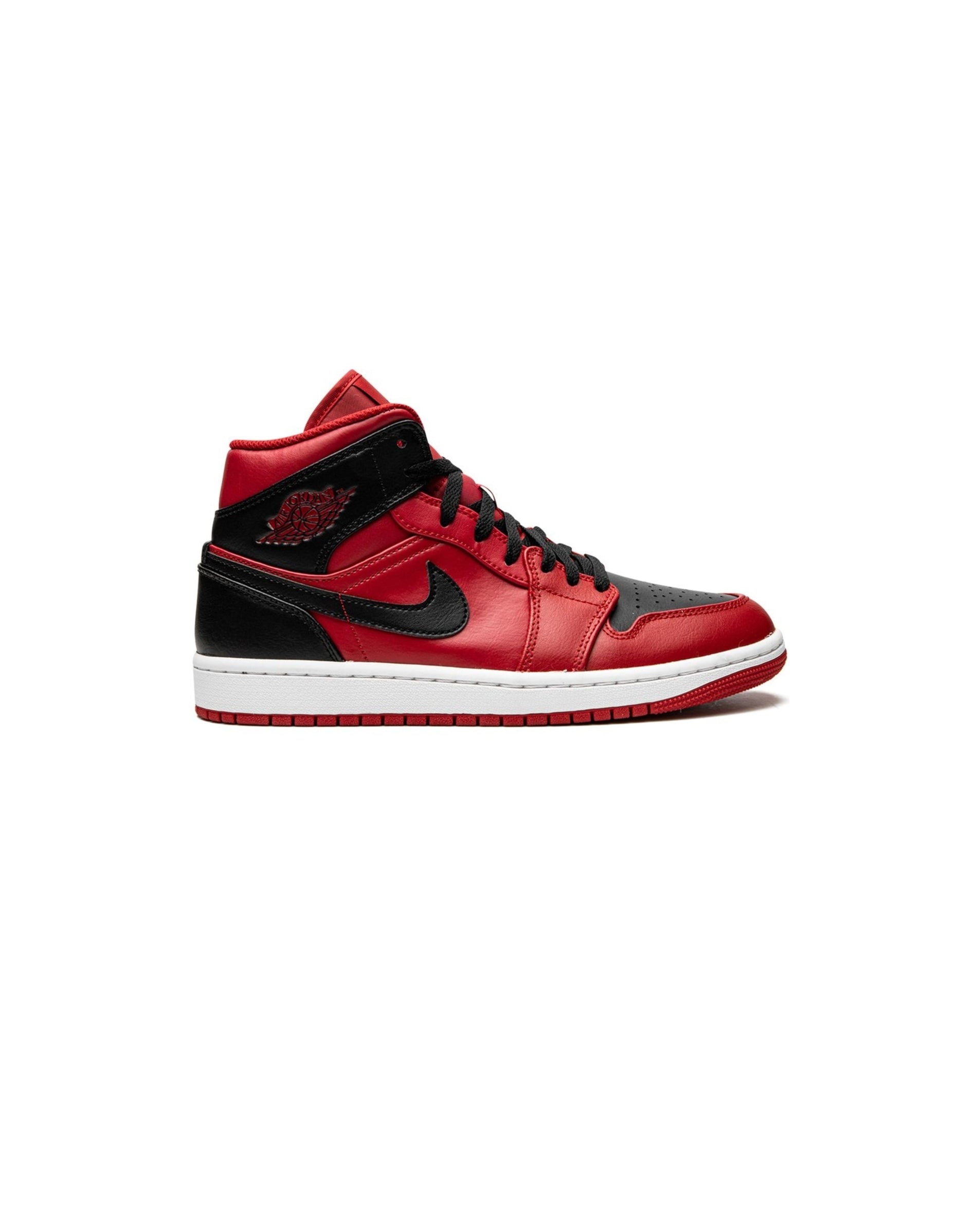 NIKE JORDAN Mid Top Basketball Shoes