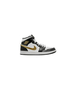 NIKE JORDAN Mid Top Basketball Shoes