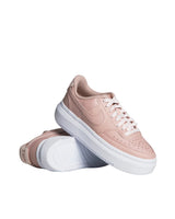 NIKE Women Flat Sneakers