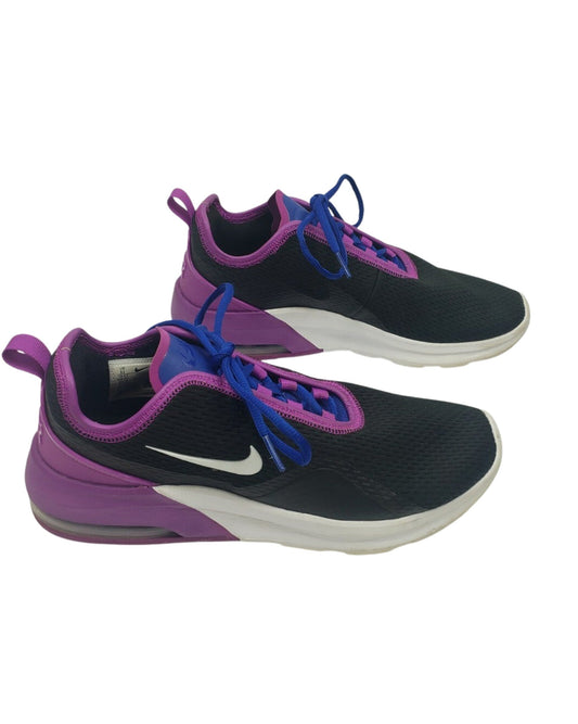 NIKE Women Air Max Motion Sneaker