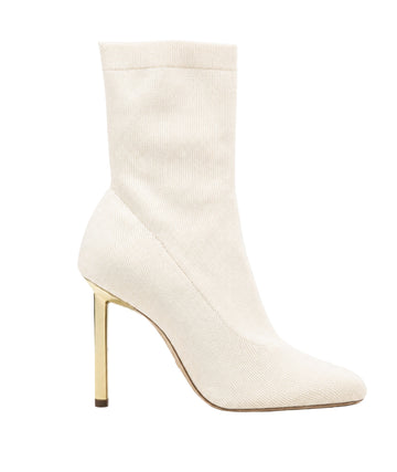 FOREVER 21 Women Classic Chic Boot
