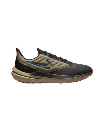 NIKE Men Winflo Shield Sneaker