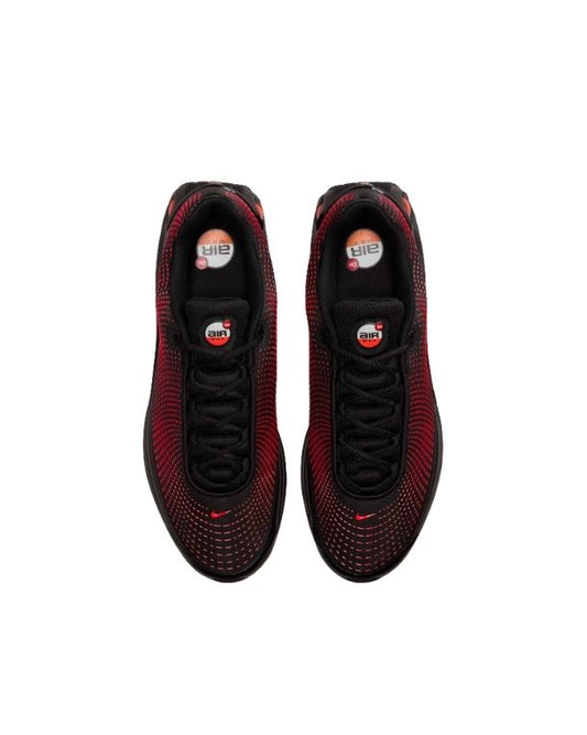 NIKE Men  Air Max Dn Essential Sneaker