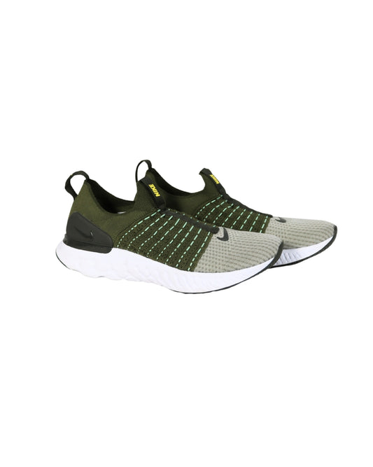 NIKE Men Flat Sneakers