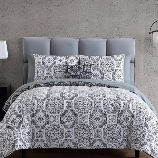 HALLMART COLLECTIBLES Decorative Comforter Set